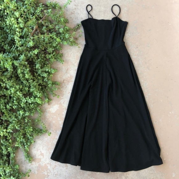 Reformation Dresses & Skirts - Reformation Black Ribbed Knit Stretch Midi Dress